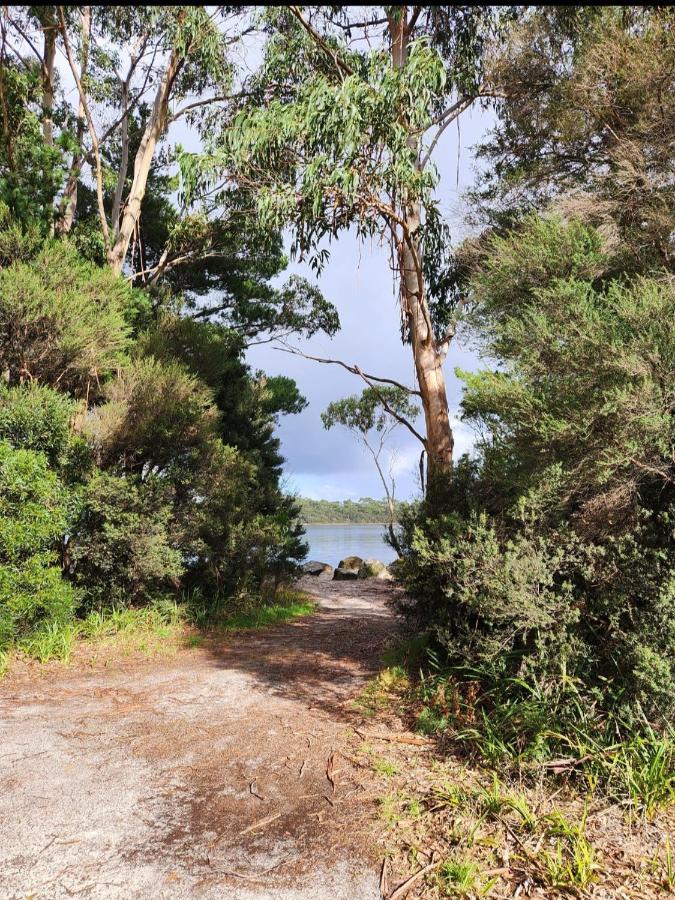 Strahan Beach Tourist Park Extérieur photo