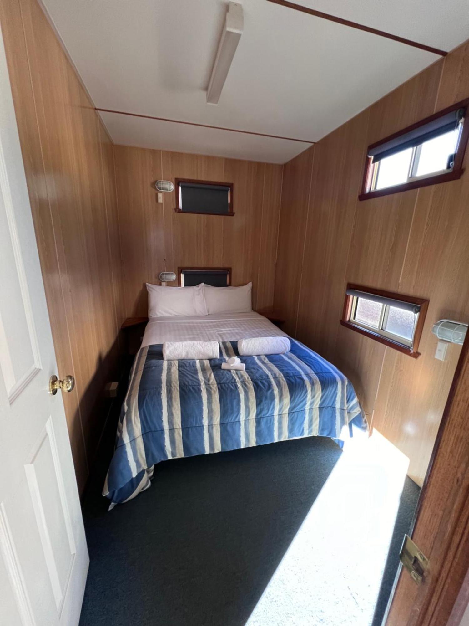 Strahan Beach Tourist Park Chambre photo