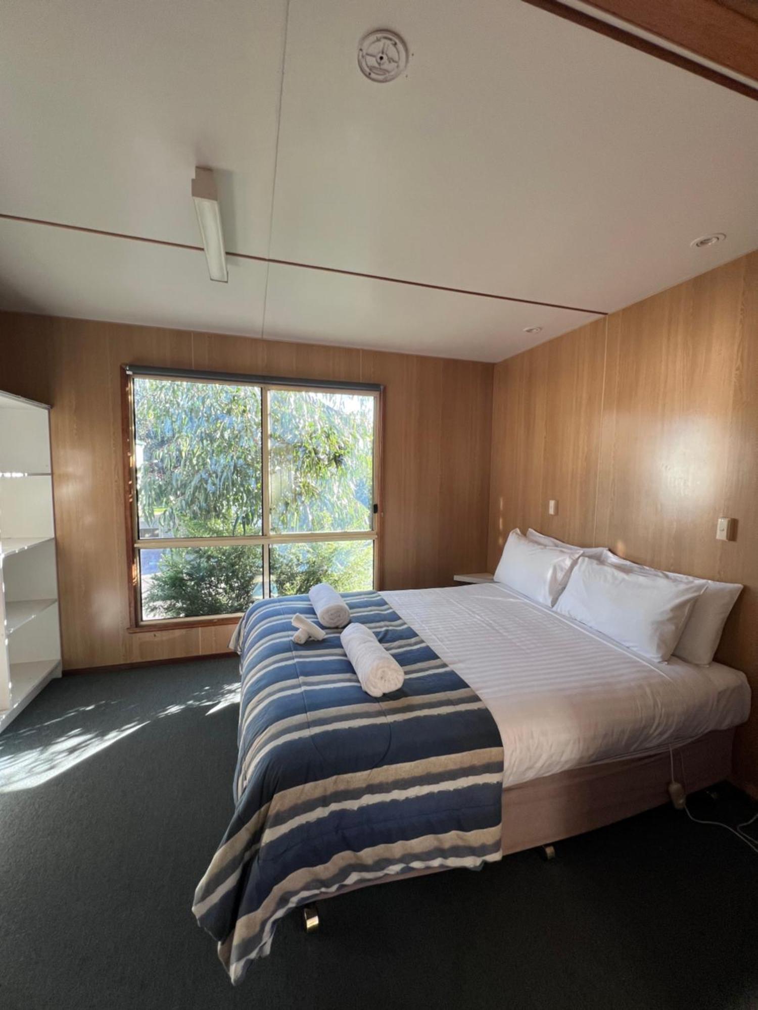 Strahan Beach Tourist Park Chambre photo