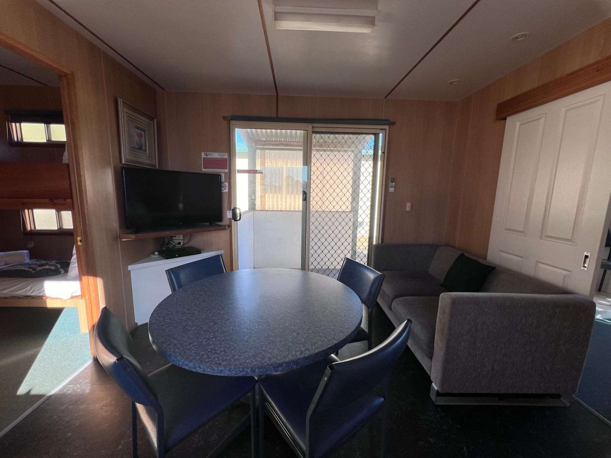 Strahan Beach Tourist Park Chambre photo